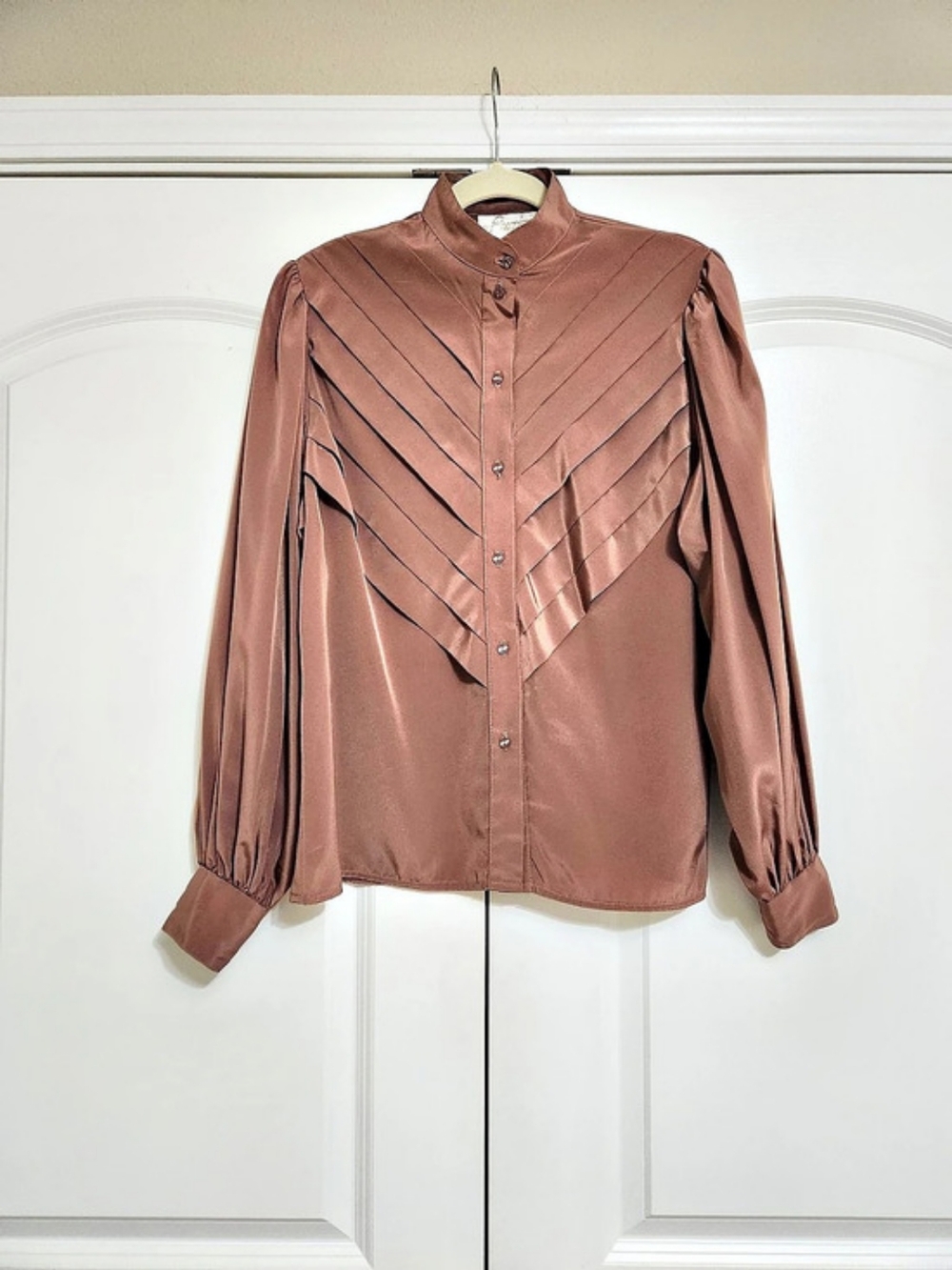 Puccini Pleated Button Front Blouse  With Ballon Sleeves  in Mocha Mousse Brown